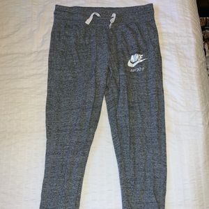 Cropped Nike joggers, heathered gray, extra small